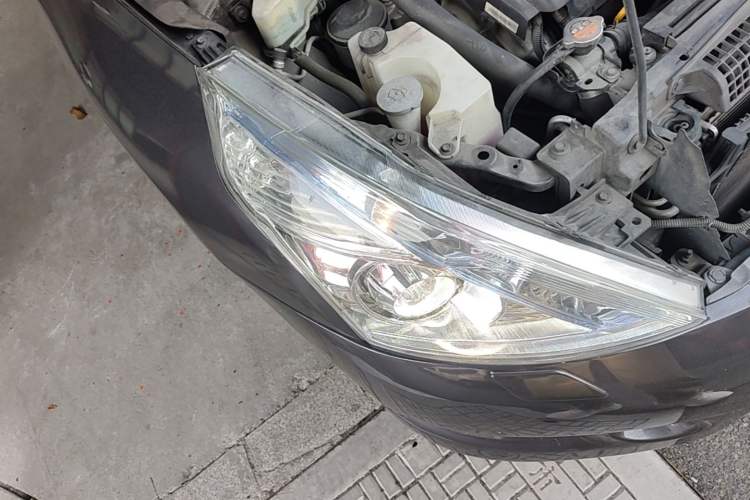 Used Nissan Teana 2011 2.5L XL Advanced Edition Right Front Headlight