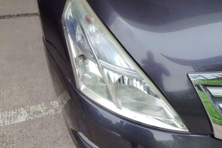 Used Nissan Teana 2011 2.0L XL Comfort Edition Right Front Headlight