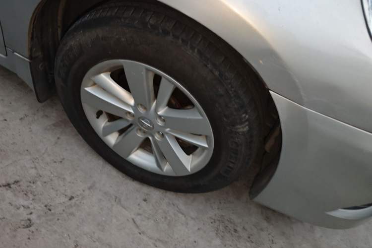Used Nissan Teana 2011 2.5L XL Advanced Edition Right Front Wheel Hub
