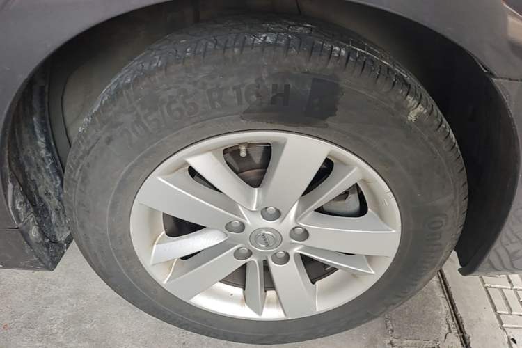 Used Nissan Teana 2011 2.5L XL Advanced Edition Right Front Wheel Hub