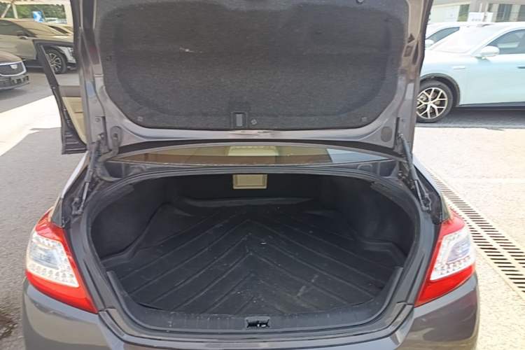 Used Nissan Teana 2011 2.5L XL Advanced Edition Trunk