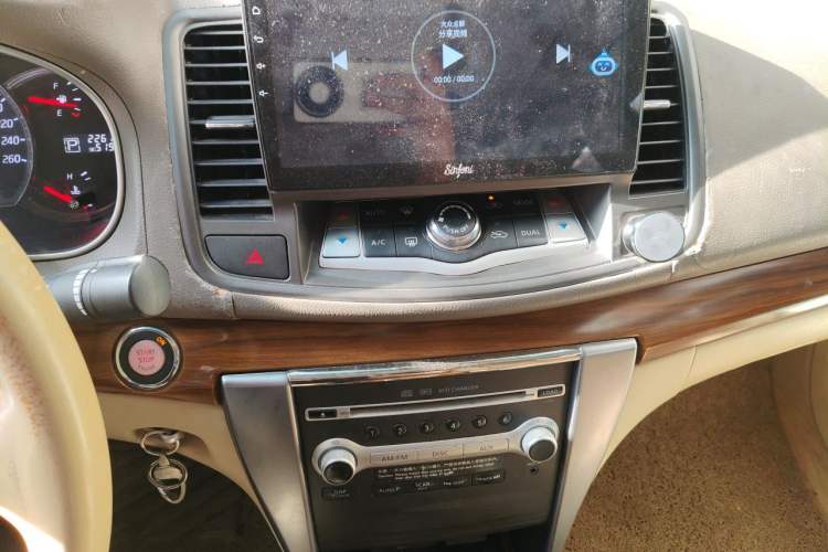 Used Nissan Teana 2011 2.0L XL Comfort Edition Audio And AC Panel