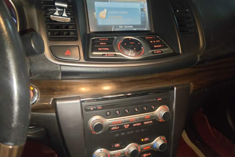 Used Nissan Teana 2011 Duke 2.5L XV Luxury Edition Audio And AC Panel