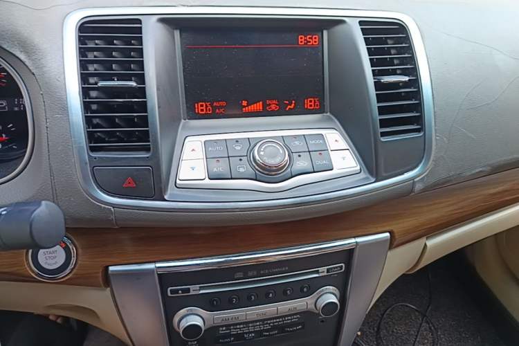 Used Nissan Teana 2011 2.0L XL Comfort Edition Audio And AC Panel