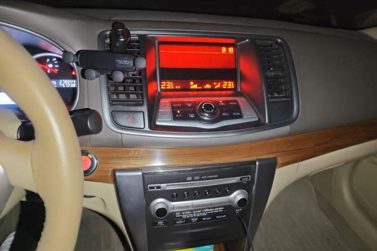 Used Nissan Teana 2011 2.0L XE Standard Edition Audio And AC Panel