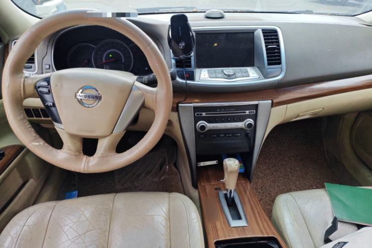 Used Nissan Teana 2011 2.0L XL Comfort Edition Center Console