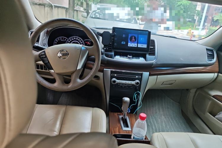 Used Nissan Teana 2011 2.0L XL Comfort Edition Center Console