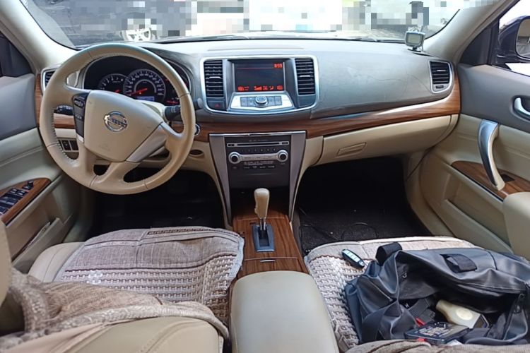 Used Nissan Teana 2011 2.0L XL Comfort Edition Center Console