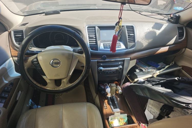 Used Nissan Teana 2011 2.0L XL Comfort Edition Center Console