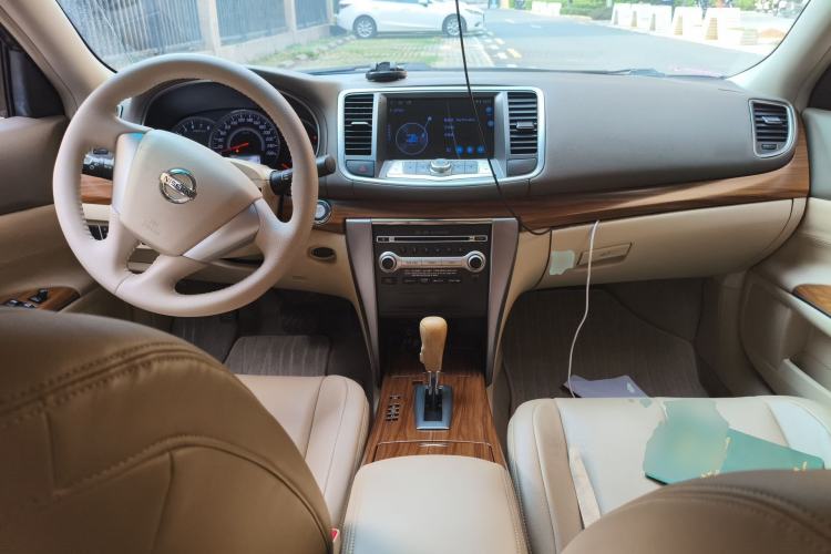 Used Nissan Teana 2011 2.0L XE Standard Edition Center Console