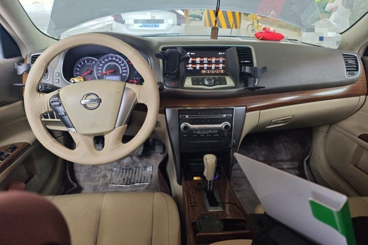 Used Nissan Teana 2011 2.0L XL Comfort Edition Center Console