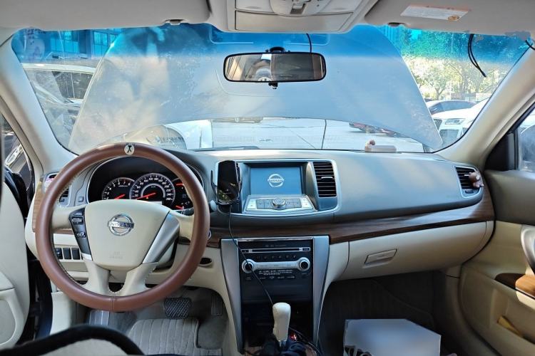 Used Nissan Teana 2011 2.0L XL Comfort Edition Center Console