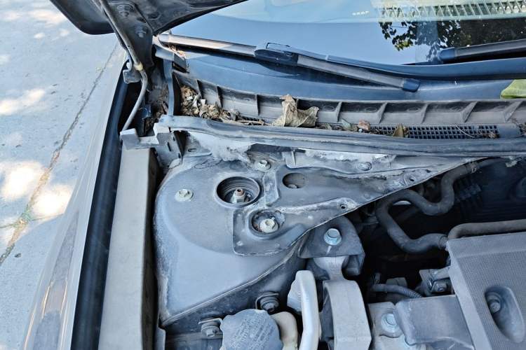Used Nissan Teana 2011 2.0L XL Comfort Edition Engine Bay Right