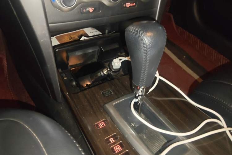 Used Nissan Teana 2011 Duke 2.5L XV Luxury Edition Gear Lever