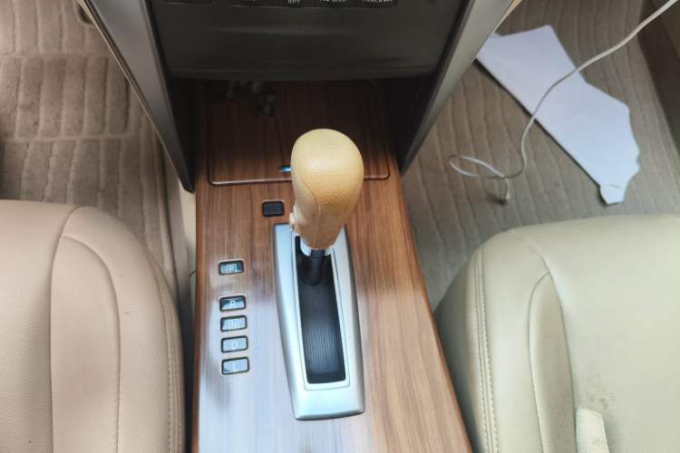 Used Nissan Teana 2011 2.0L XE Standard Edition Gear Lever