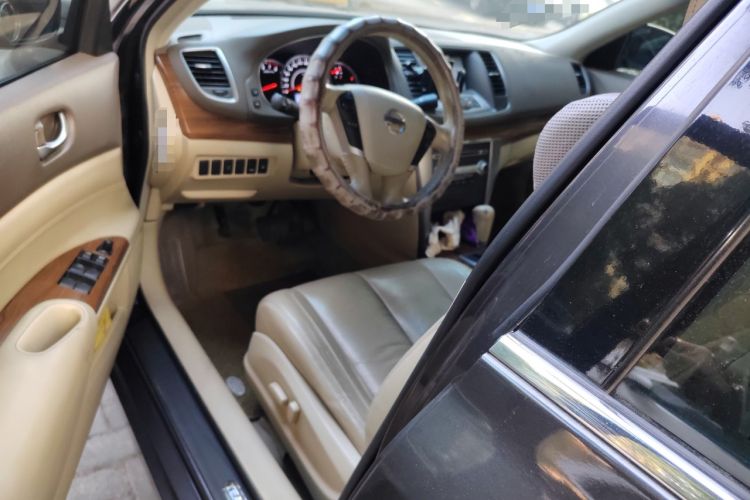 Used Nissan Teana 2011 2.5L XL Advanced Edition Interior 3