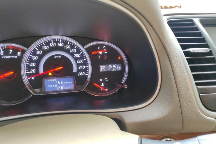 Used Nissan Teana 2011 2.5L XL Advanced Edition Odometer Close Up
