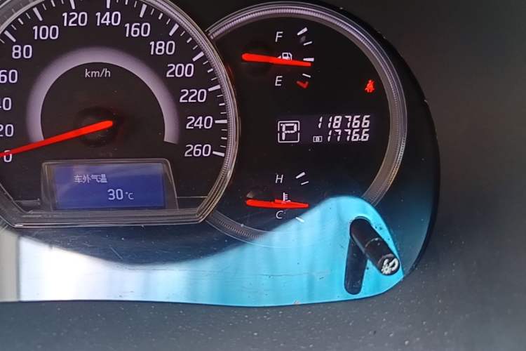 Used Nissan Teana 2011 2.0L XL Comfort Edition Odometer Close Up