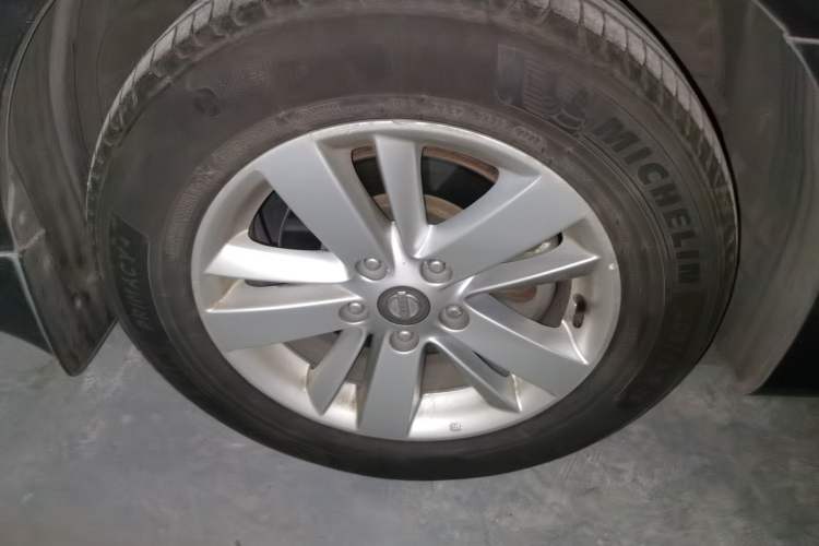Used Nissan Teana 2011 2.5L XL Advanced Edition Right Front Wheel Hub