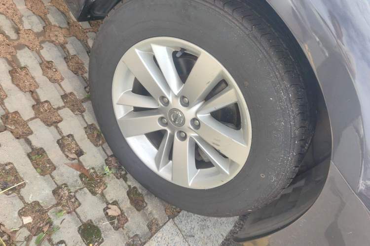 Used Nissan Teana 2011 2.0L XL Comfort Edition Right Front Wheel Hub