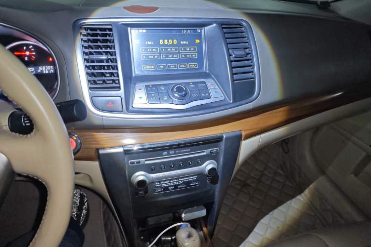 Used Nissan Teana 2011 2.0L XL Comfort Edition Audio And AC Panel