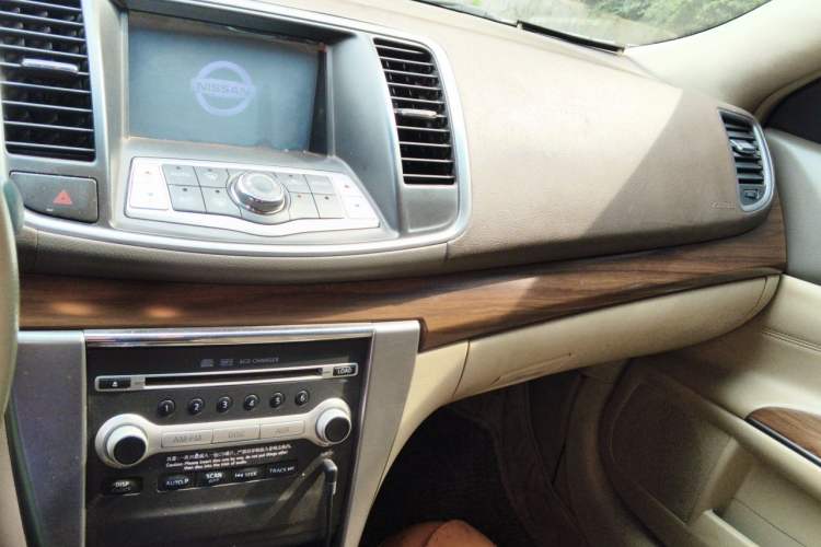 Used Nissan Teana 2011 2.0L XL Comfort Edition Audio And AC Panel