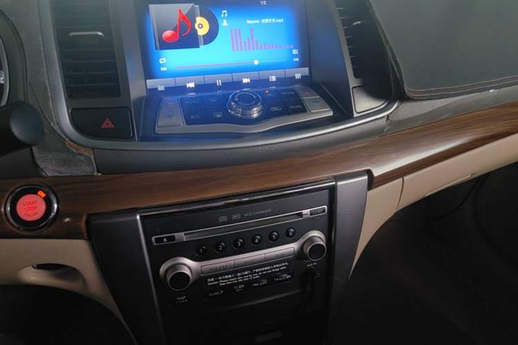 Used Nissan Teana 2011 2.0L XL Comfort Edition Audio And AC Panel