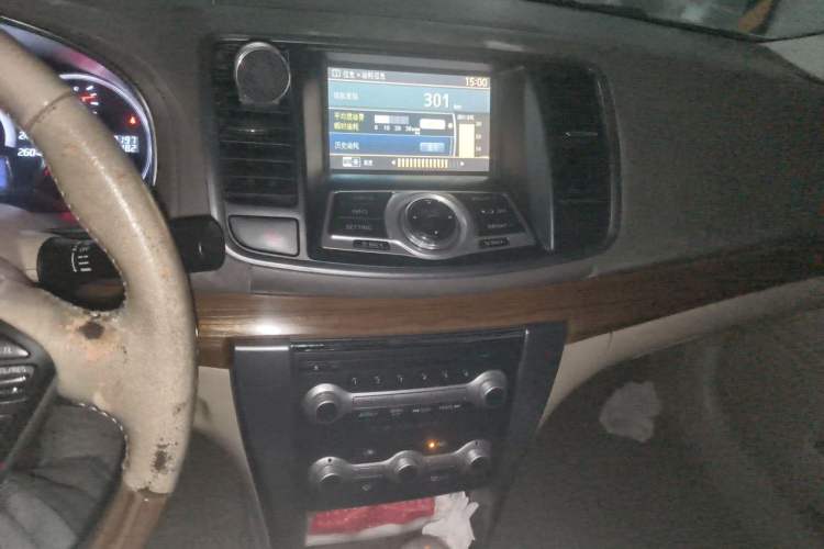 Used Nissan Teana 2011 Duke 2.5L XV Luxury Edition Audio And AC Panel