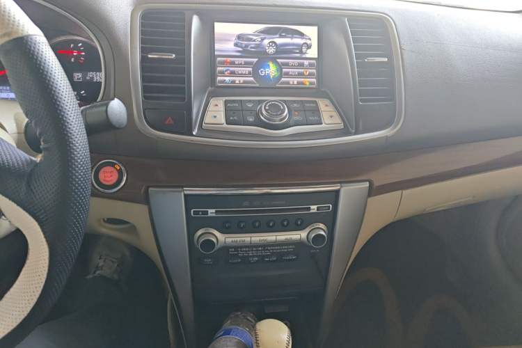 Used Nissan Teana 2011 2.0L XL Comfort Edition Audio And AC Panel