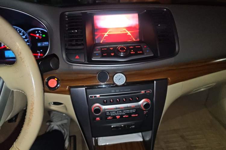 Used Nissan Teana 2011 2.5L XL Advanced Edition Audio And AC Panel