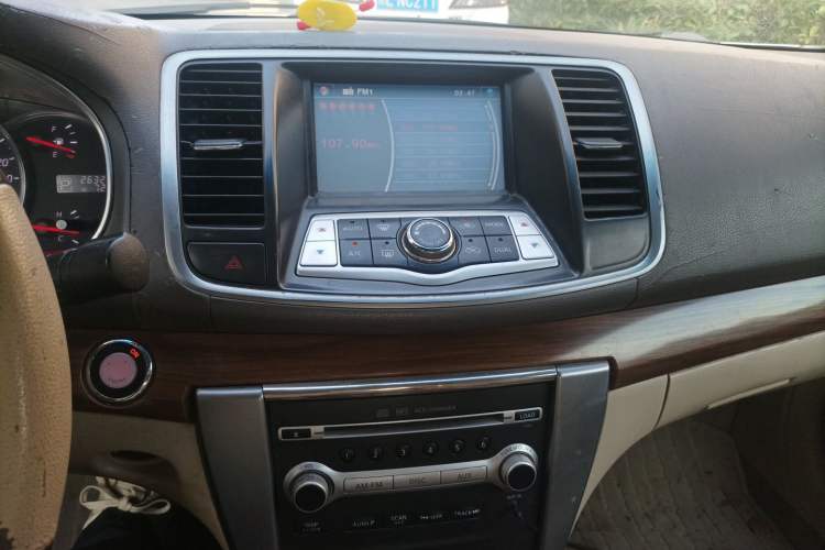 Used Nissan Teana 2011 2.0L XL Comfort Edition Audio And AC Panel