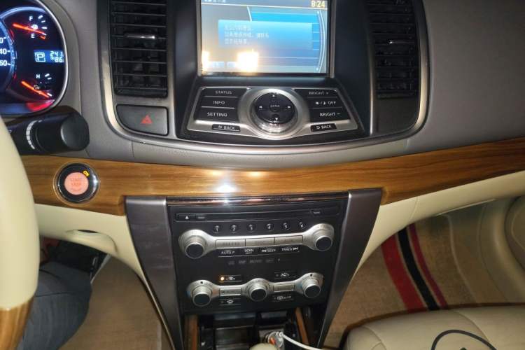 Used Nissan Teana 2011 Duke 2.5L XV Luxury Edition Audio And AC Panel