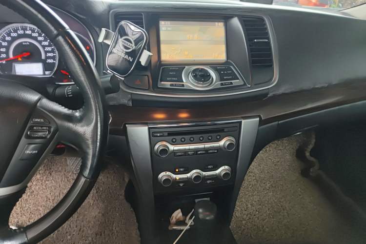Used Nissan Teana 2011 Duke 2.5L XV Luxury Edition Audio And AC Panel