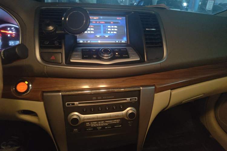 Used Nissan Teana 2011 2.0L XL Glory Edition Audio And AC Panel