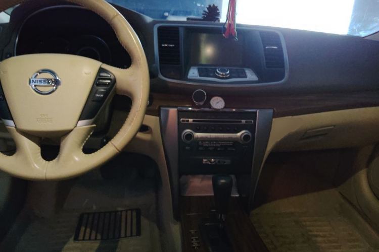 Used Nissan Teana 2011 2.5L XL Advanced Edition Center Console
