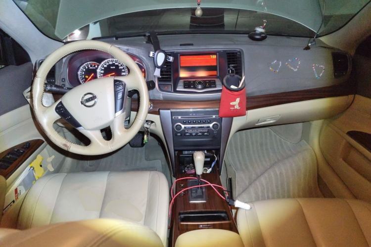 Used Nissan Teana 2011 2.5L XL Advanced Edition Center Console