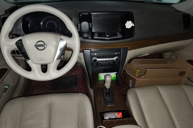 Used Nissan Teana 2011 2.0L XL Comfort Edition Center Console