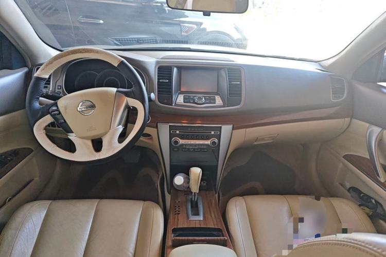 Used Nissan Teana 2011 2.0L XL Comfort Edition Center Console