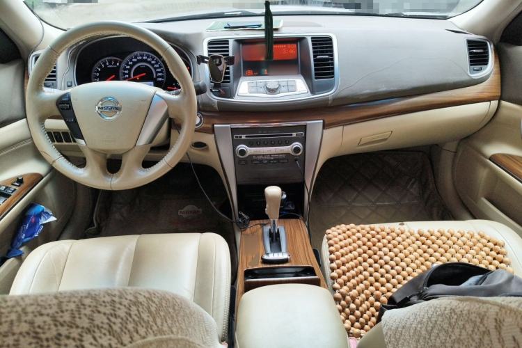 Used Nissan Teana 2011 2.0L XL Comfort Edition Center Console
