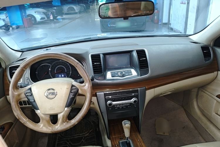 Used Nissan Teana 2011 2.5L XL Advanced Edition Center Console