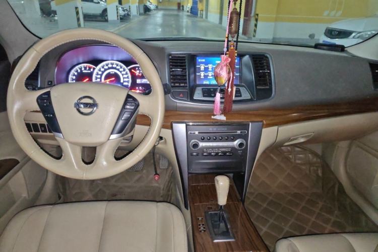 Used Nissan Teana 2011 2.5L XL Advanced Edition Center Console