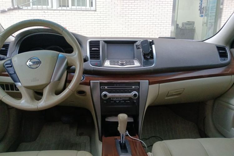 Used Nissan Teana 2011 2.5L XL Glory Edition Center Console