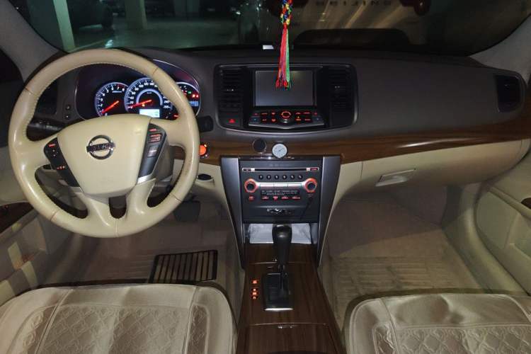 Used Nissan Teana 2011 2.5L XL Advanced Edition Center Console