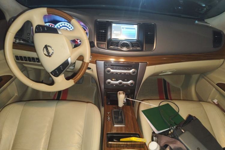 Used Nissan Teana 2011 Duke 2.5L XV Luxury Edition Center Console