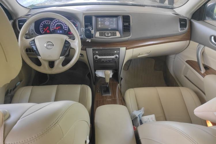 Used Nissan Teana 2011 2.5L XL Advanced Edition Center Console
