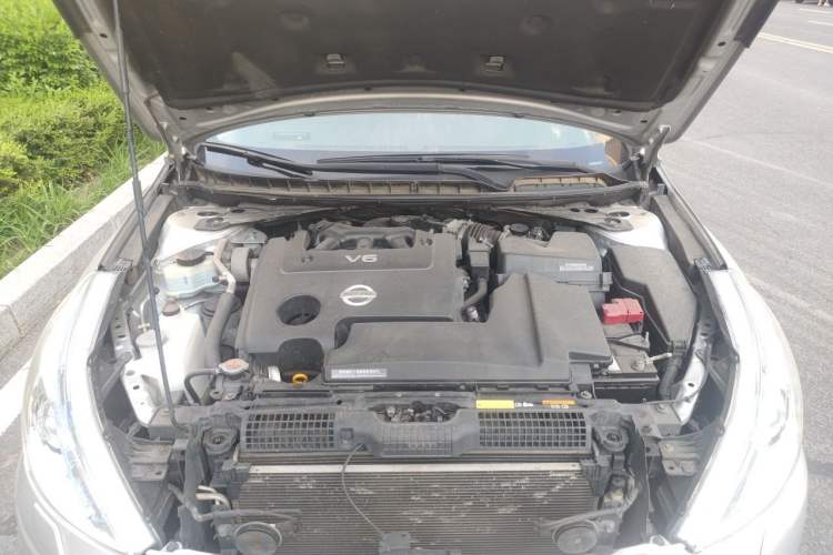 Used Nissan Teana 2011 2.5L XL Advanced Edition Engine Bay