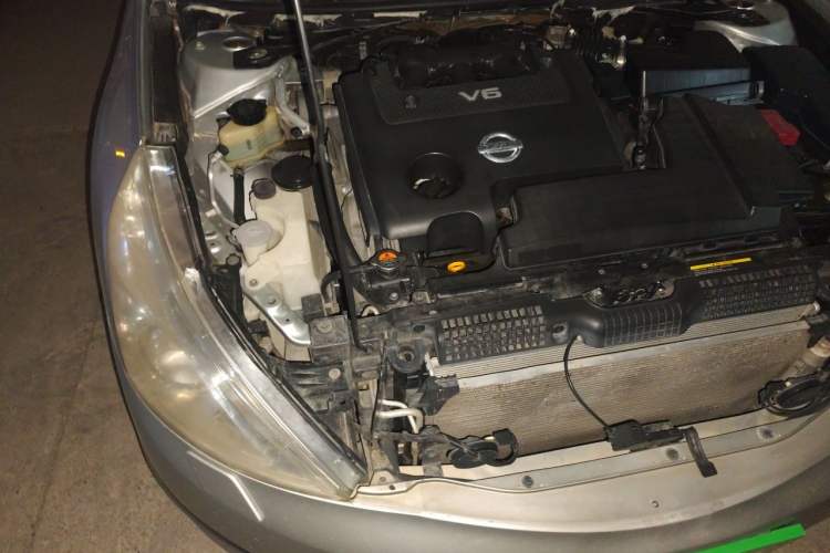 Used Nissan Teana 2011 Duke 2.5L XV Luxury Edition Engine Bay Right