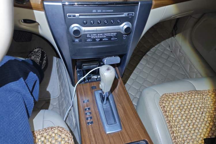 Used Nissan Teana 2011 2.0L XL Comfort Edition Gear Lever