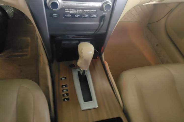 Used Nissan Teana 2011 2.0L XL Comfort Edition Gear Lever
