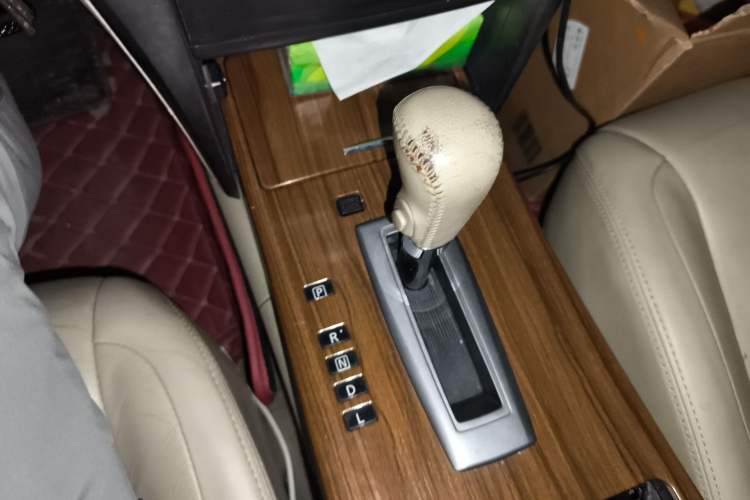 Used Nissan Teana 2011 2.0L XL Comfort Edition Gear Lever